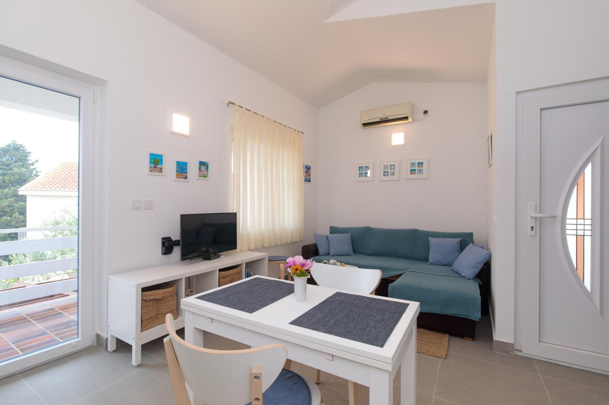Apartment Tonka *Balcony & Partial Seaview! Krk Town Buitenkant foto